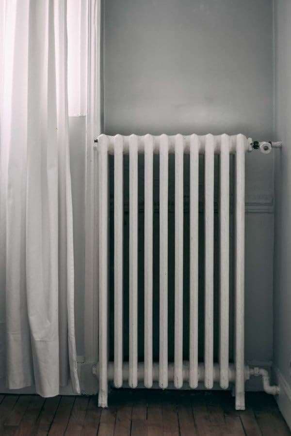 Heated towel rail in a UK bathroom — troubleshooting guide for towel rails that have stopped heating up.